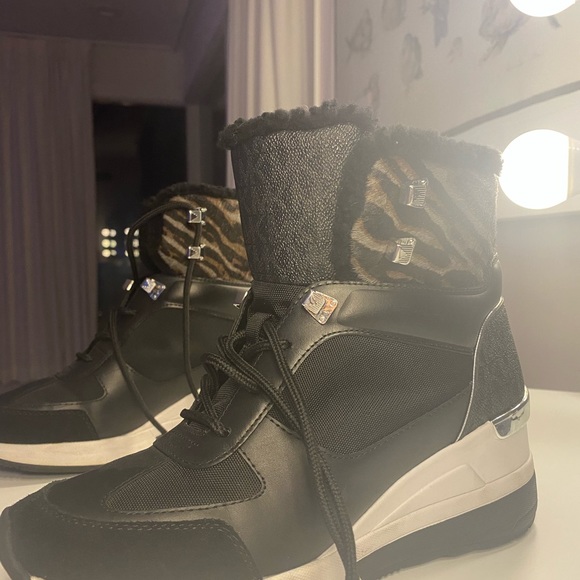 michael lora boots - Picture 3 of 5